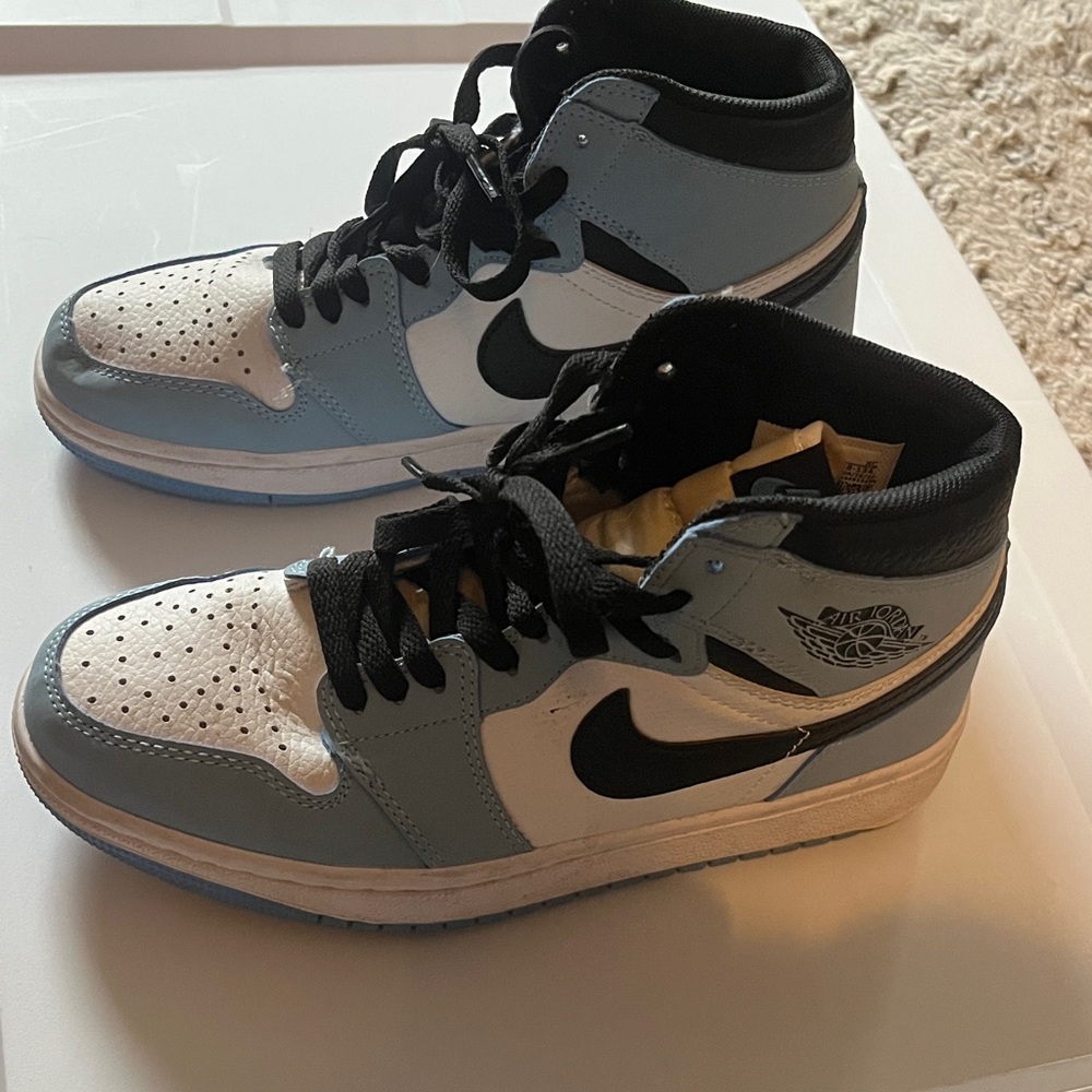 Nike Jordan 1s high top